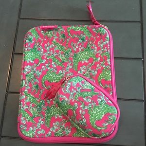 Lilly Pulitzer Matching IPad Sleeve and Wallet!